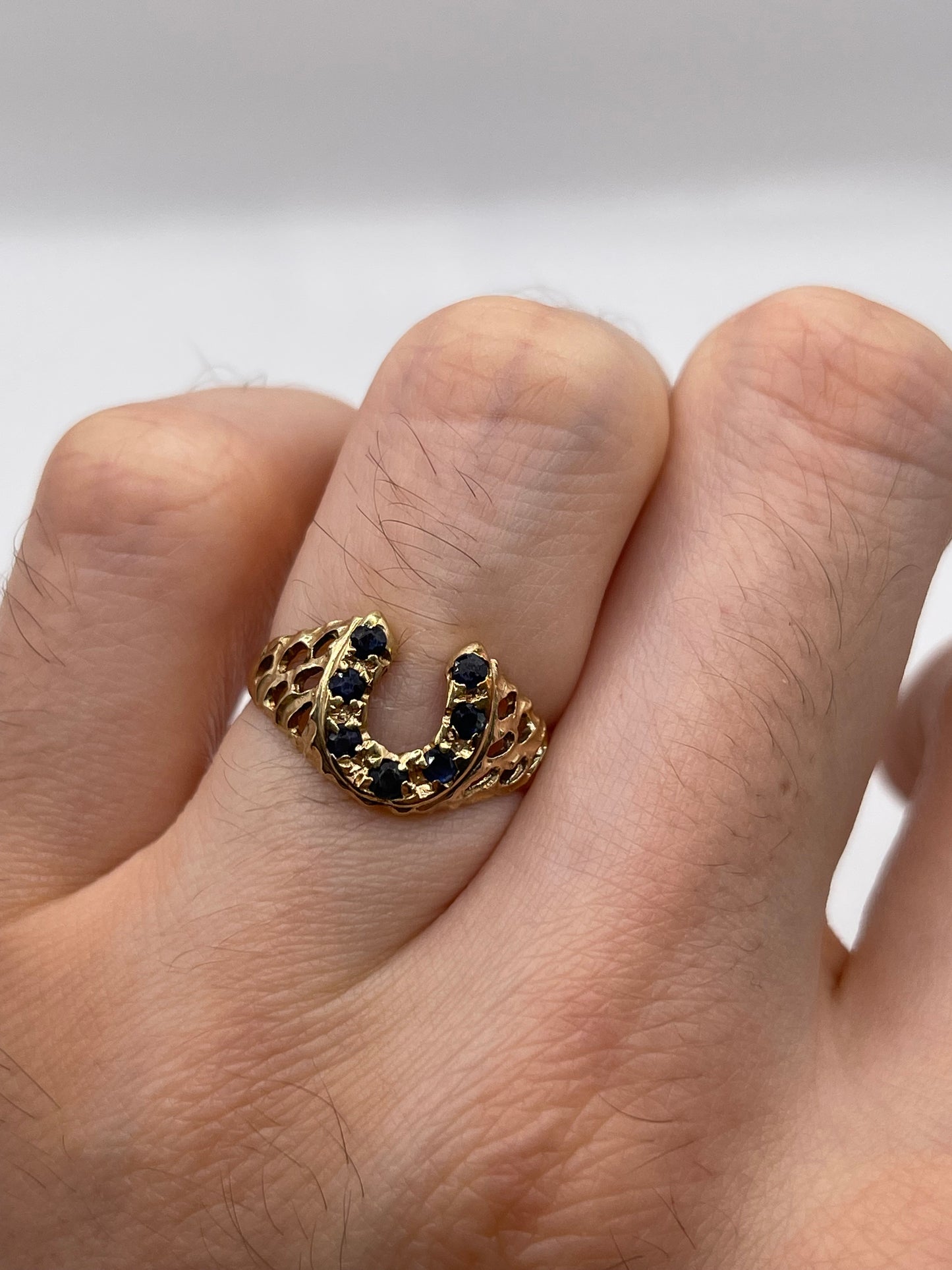 9ct gold sapphire horseshoe ring