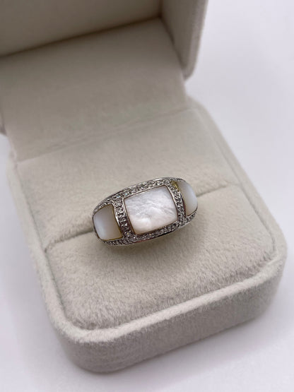 9ct gold mother of pearl and diamond ring