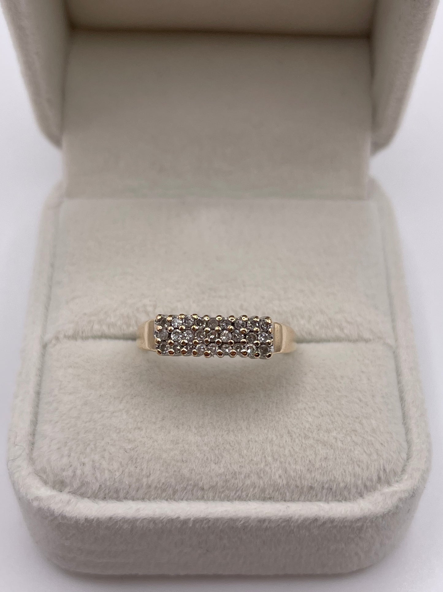 9ct gold diamond cluster ring