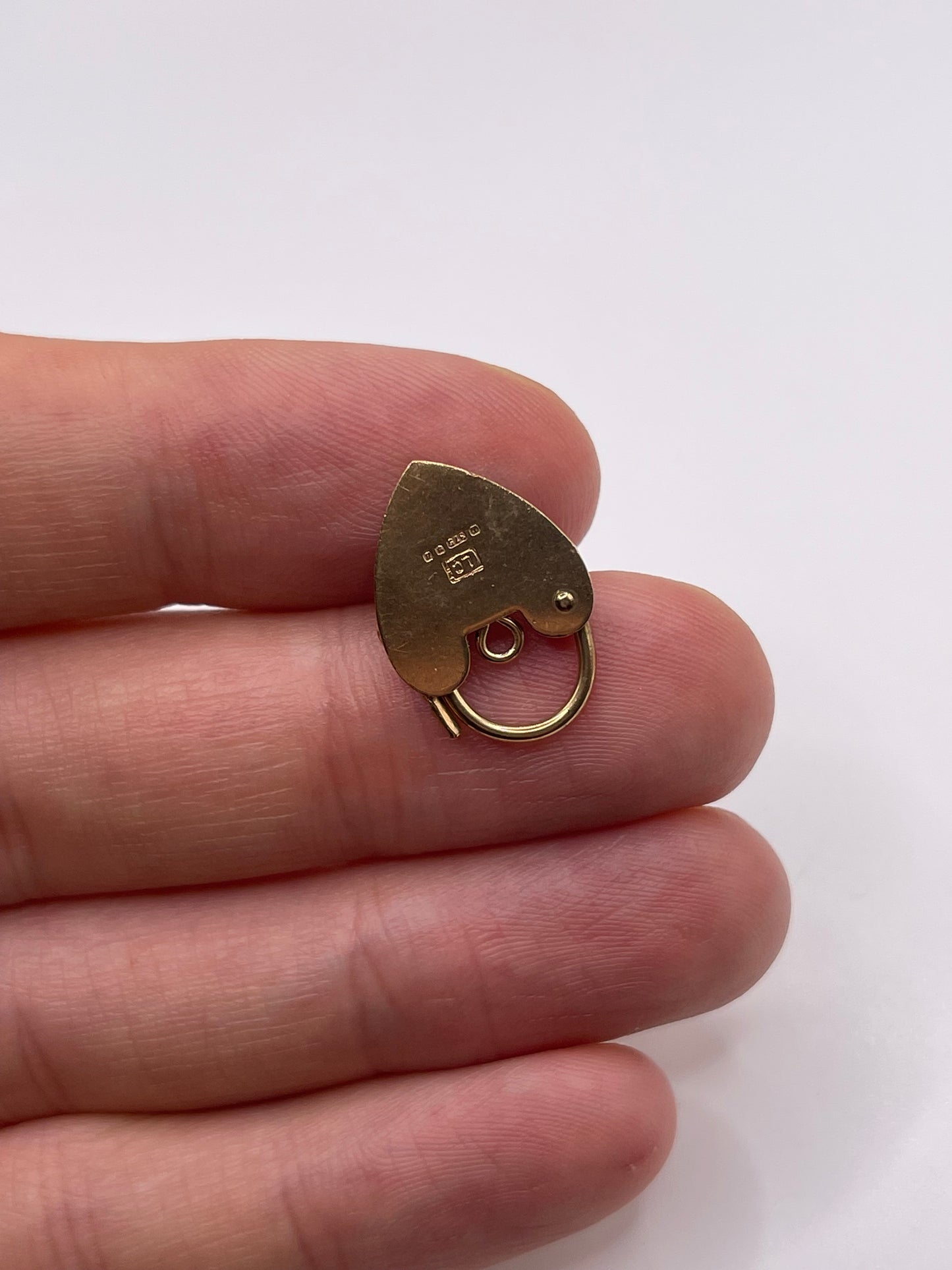 9ct gold padlock 4
