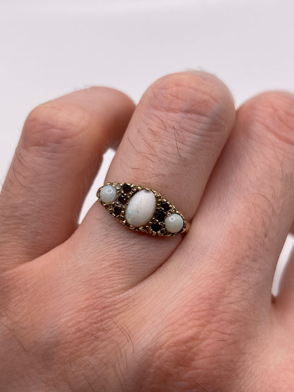 9ct gold opal and garnet ring