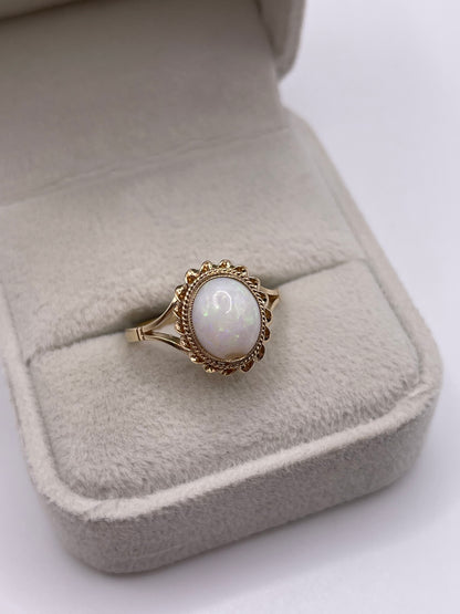 9ct gold opal ring
