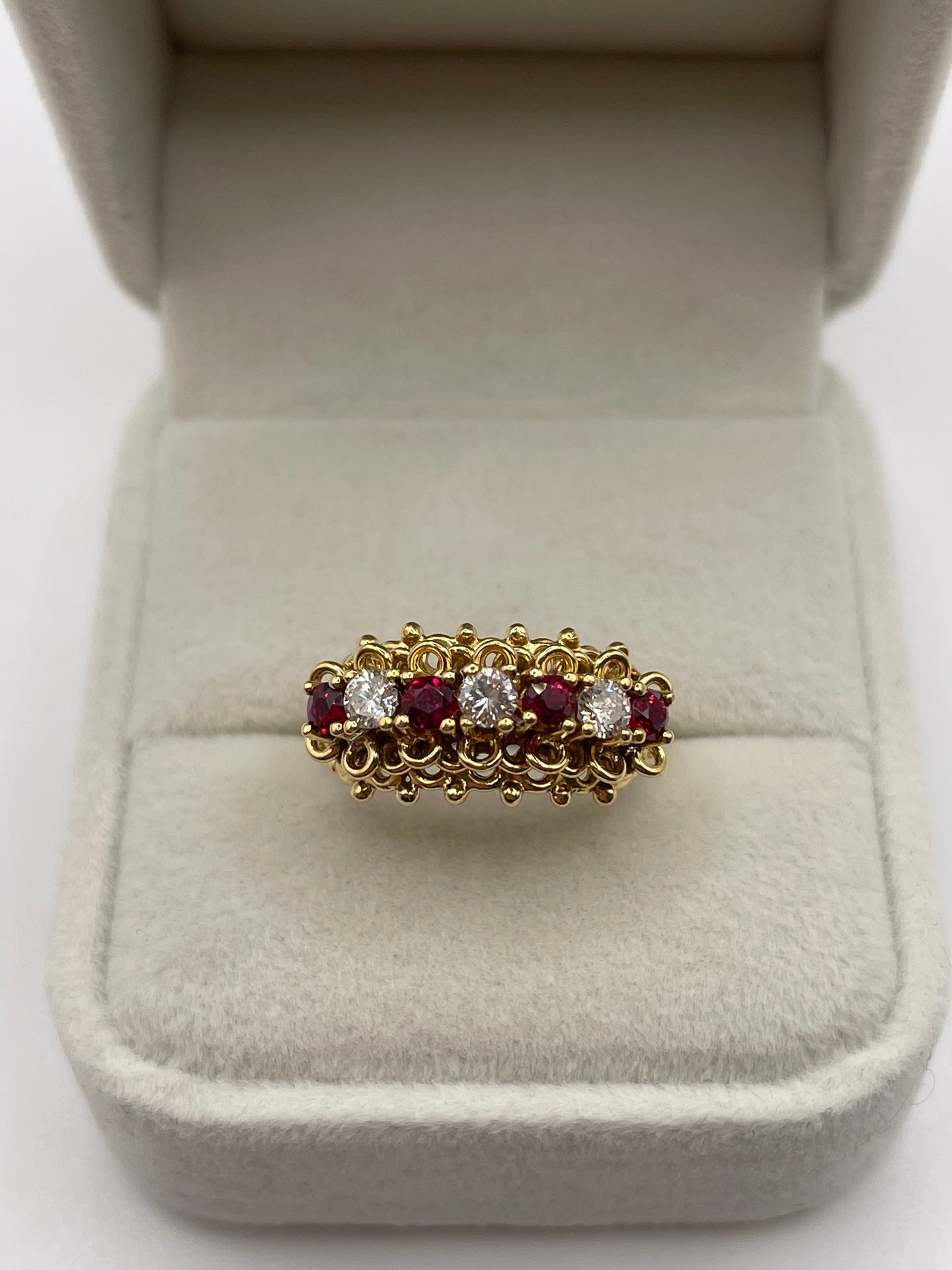 18ct gold ruby and diamond ring