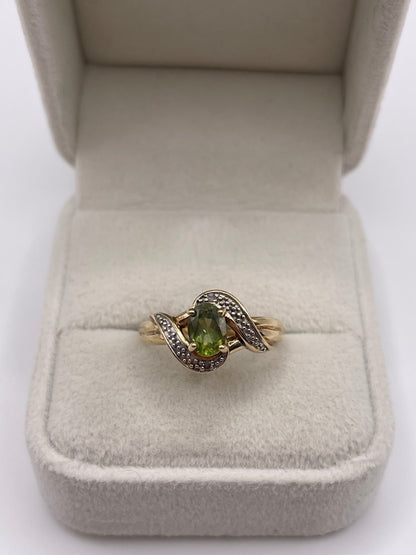 9ct gold peridot and diamond ring