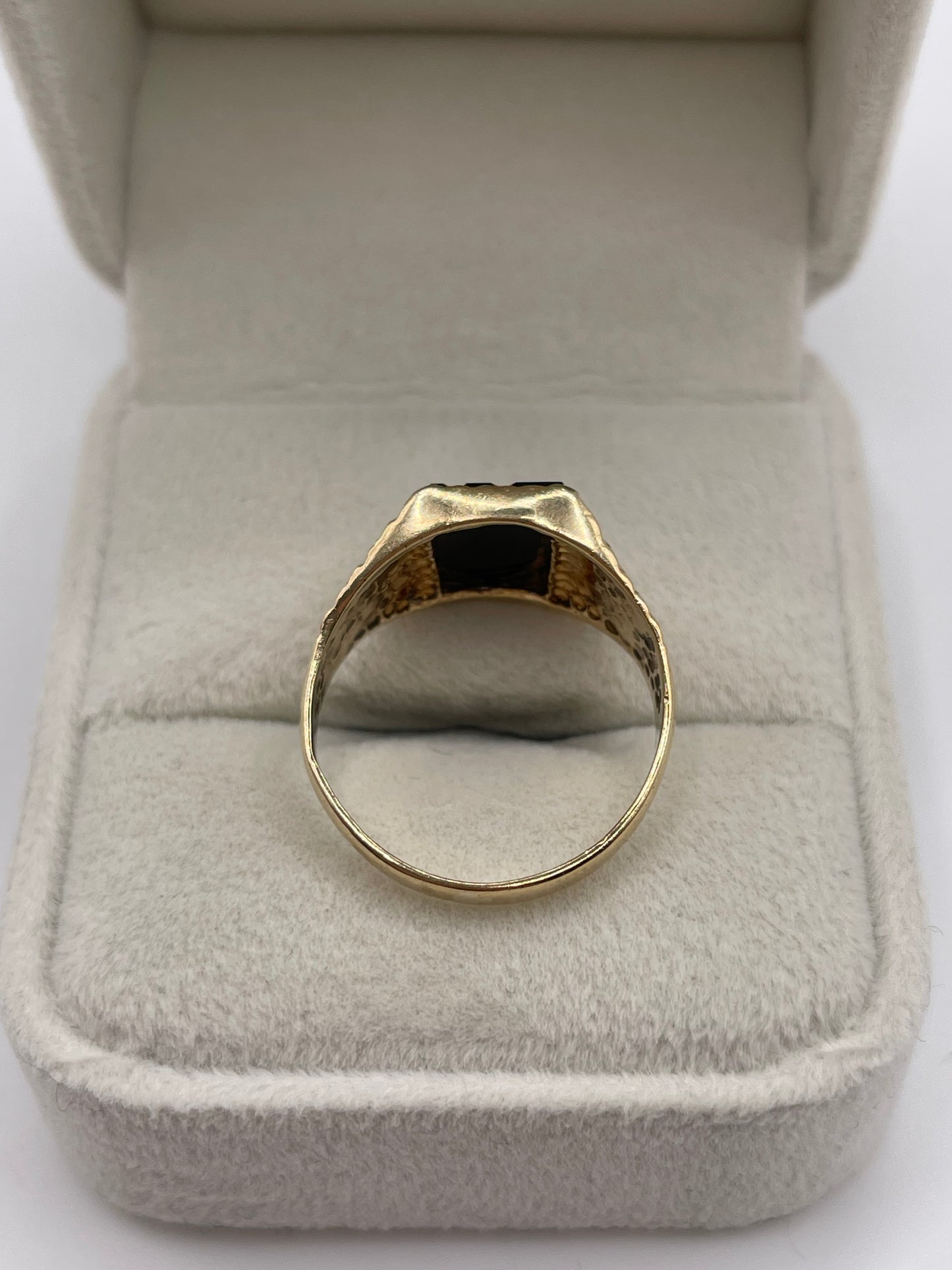 9ct gold onyx signet ring