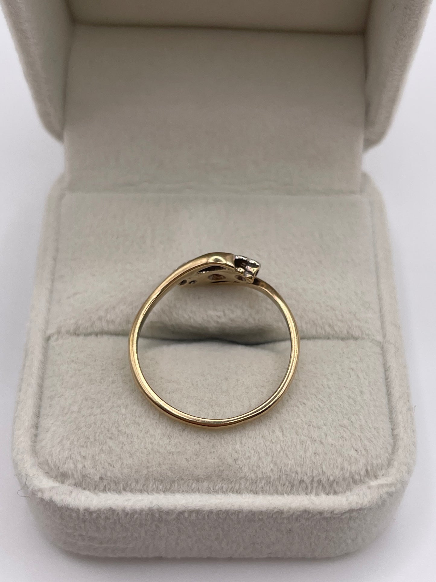 9ct gold platinum diamond ring