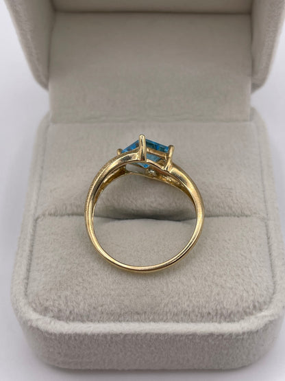 9ct gold blue topaz ring
