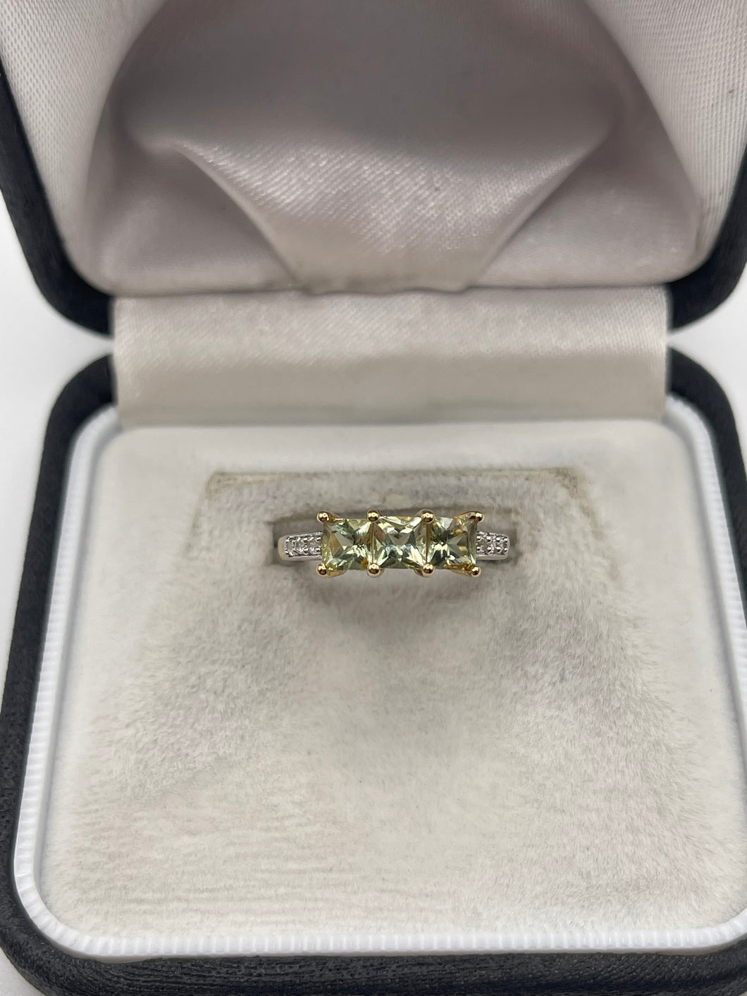 9ct gold quartz and zircon ring