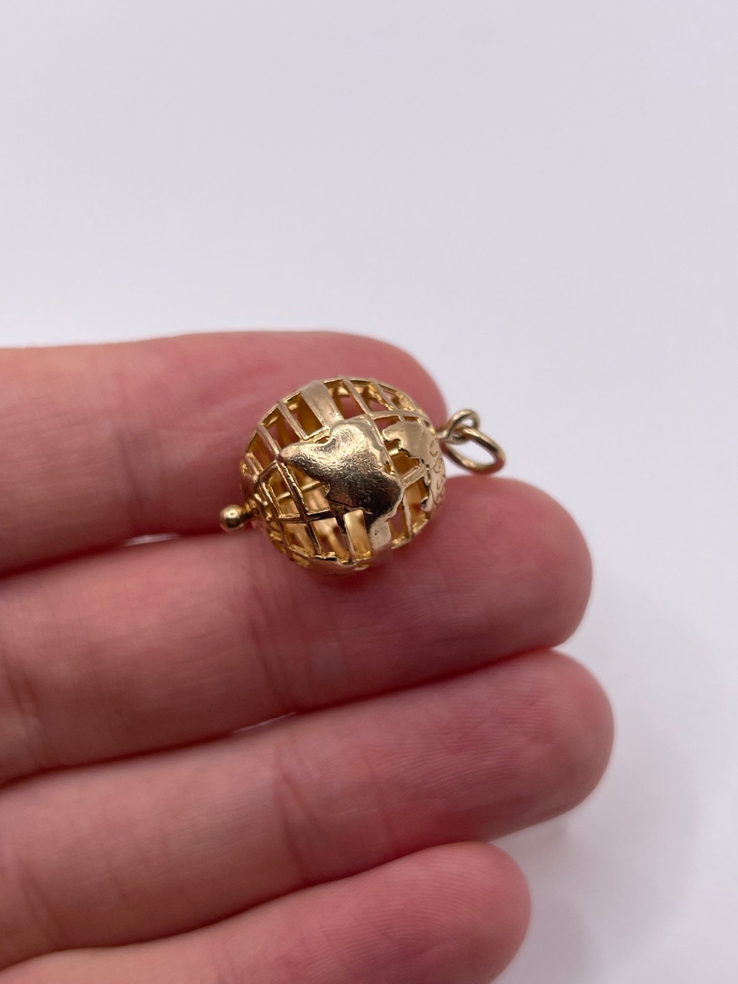 9ct gold globe charm