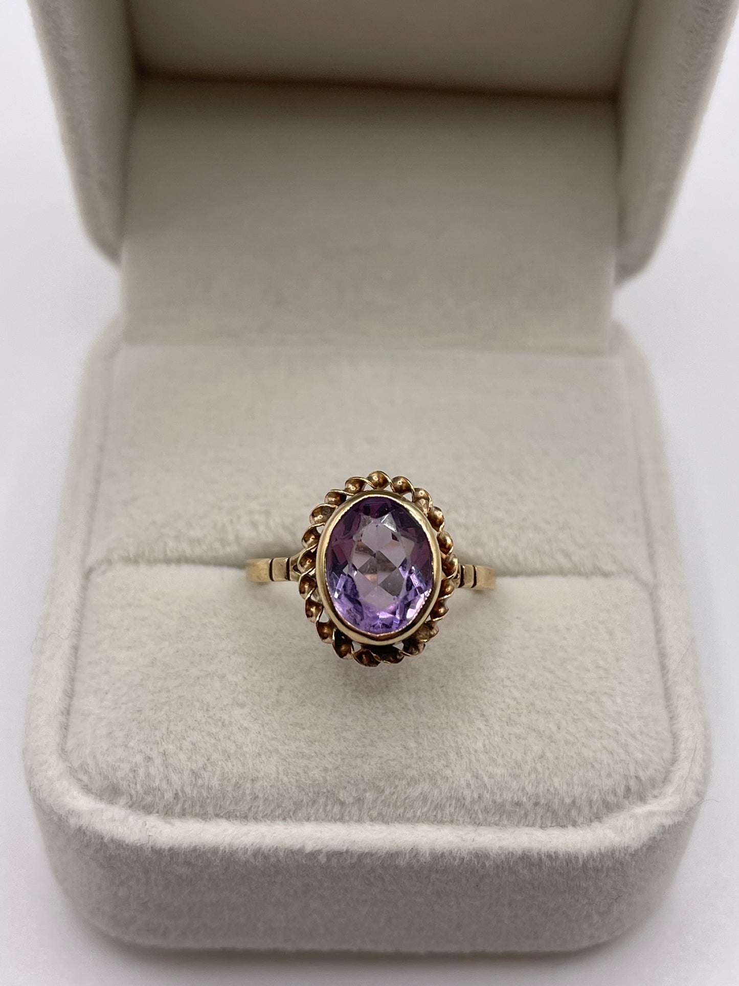 9ct gold amethyst ring