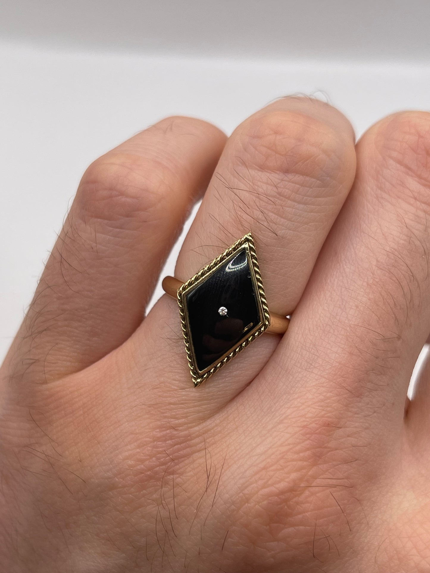 9ct gold onyx and diamond ring