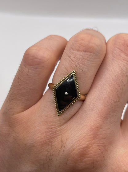 9ct gold onyx and diamond ring