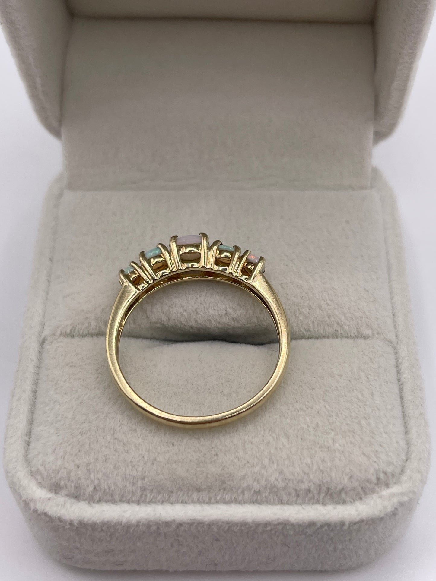 9ct gold opal ring