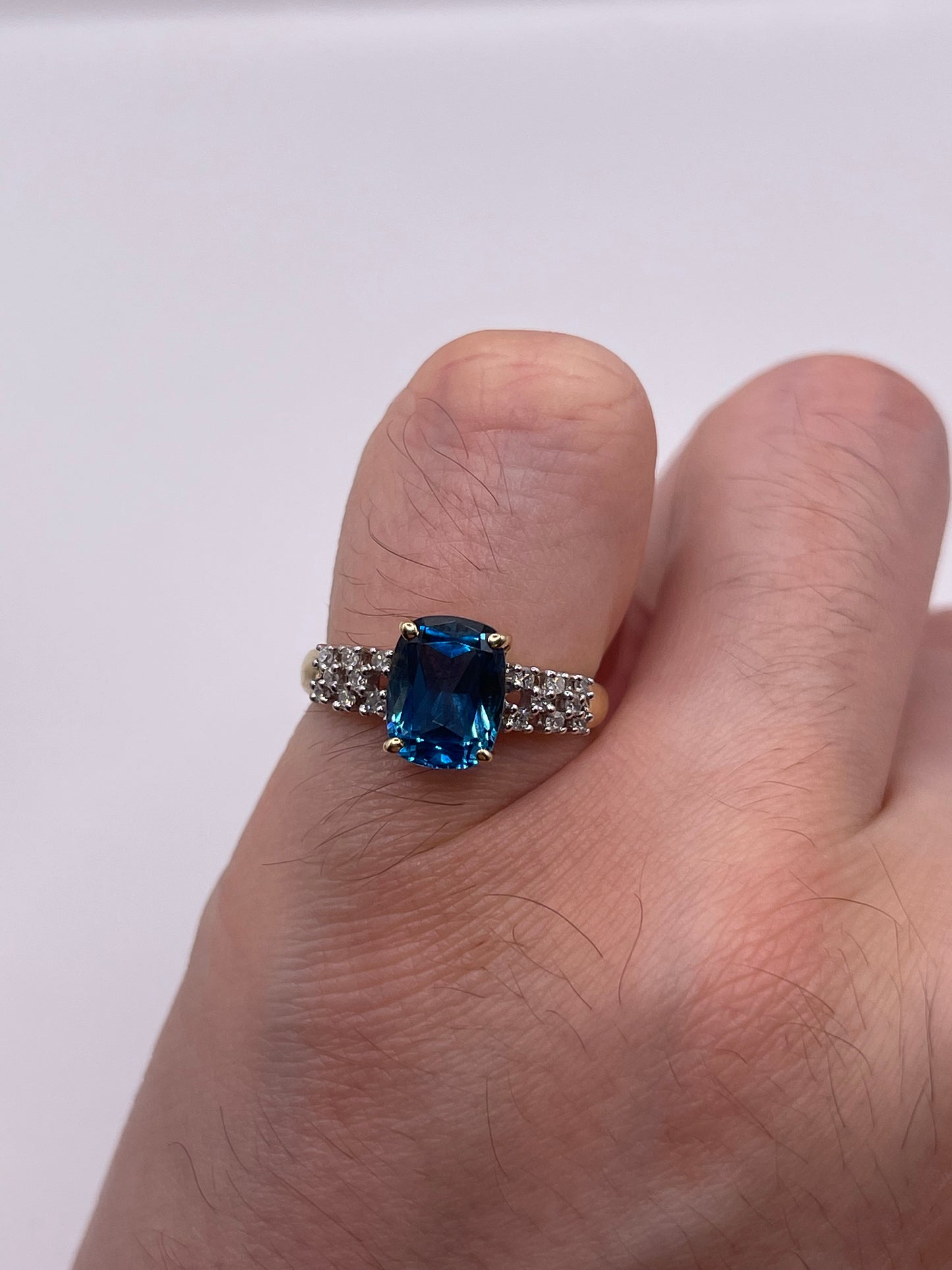 9ct gold topaz and diamond ring