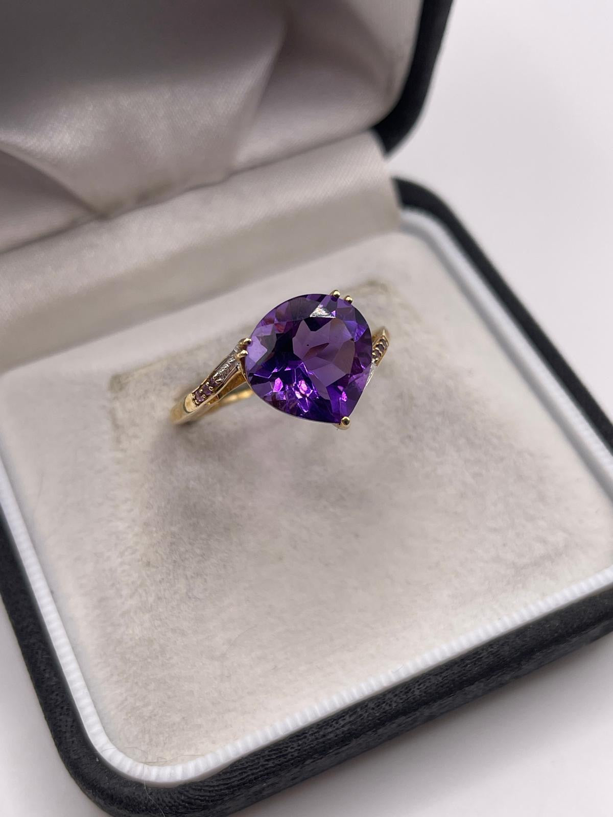9ct gold amethyst and diamond ring