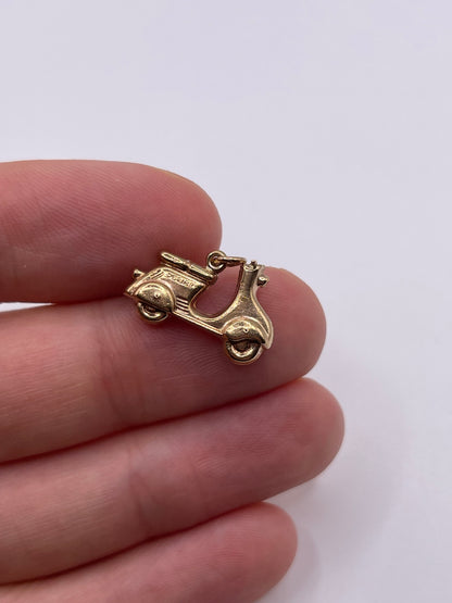 9ct gold Vespa charm
