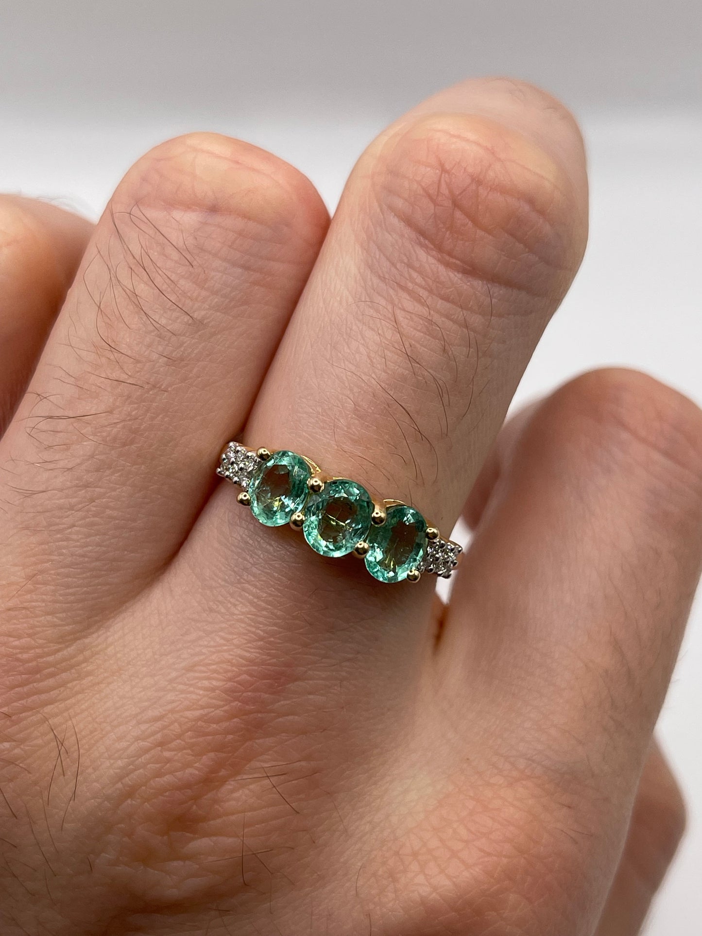 14ct gold emerald and diamond ring