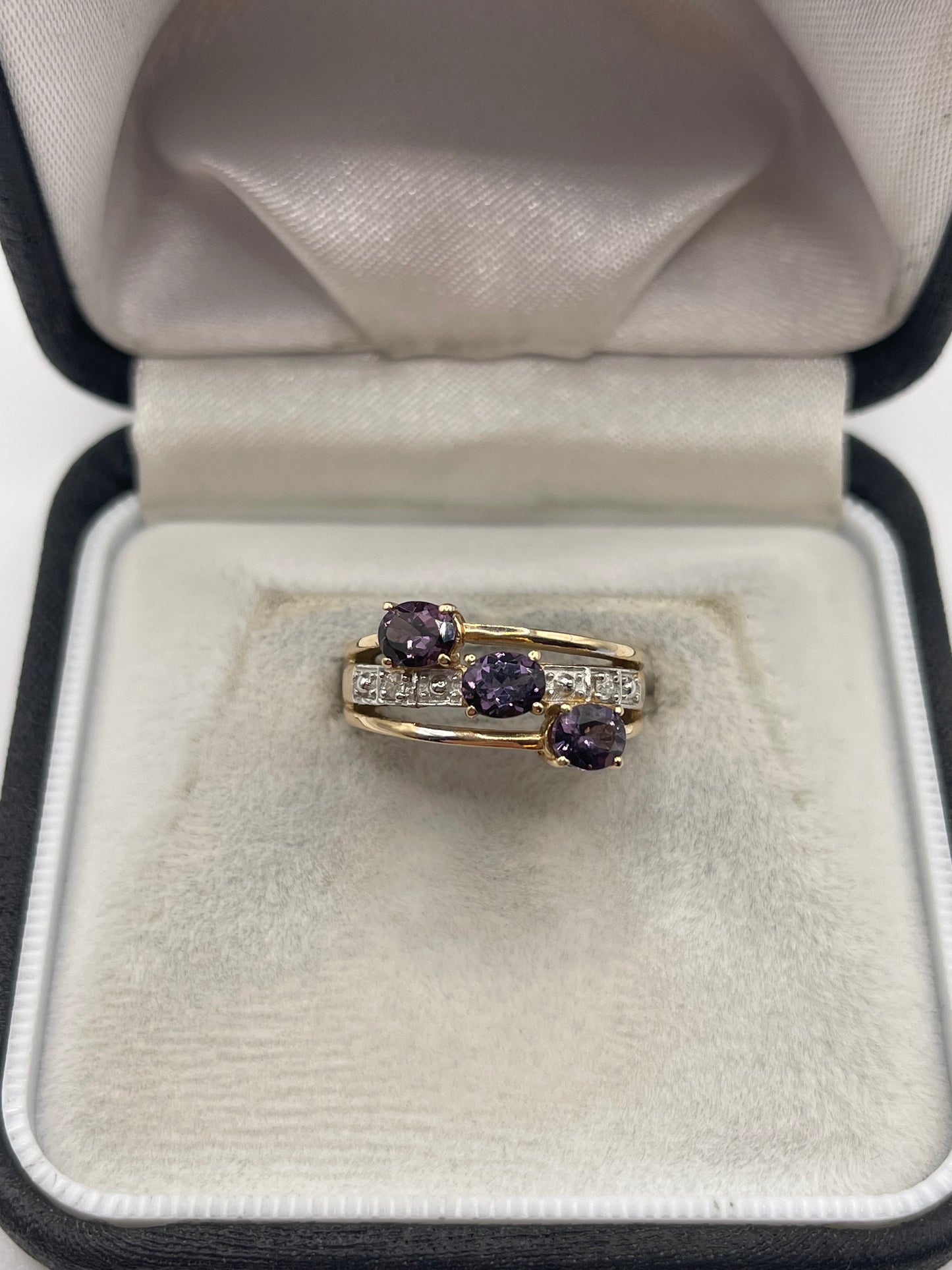 9ct gold quartz and diamond ring