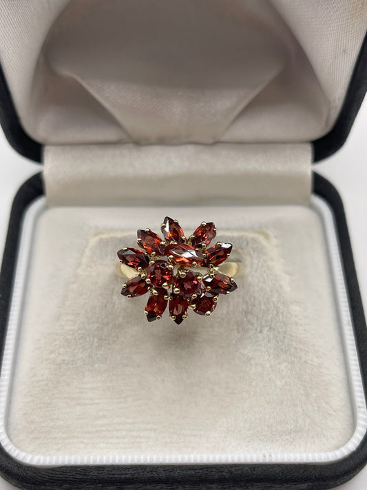 9ct gold garnet cluster ring