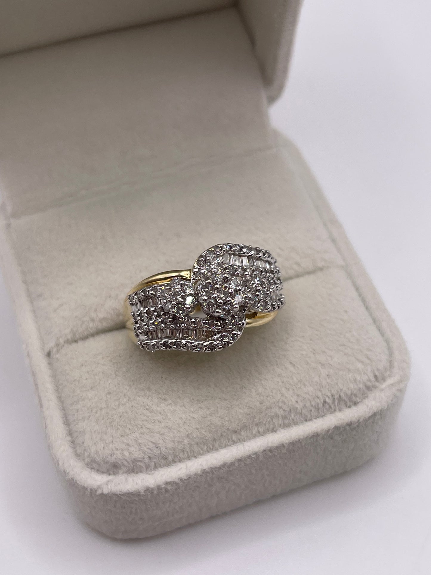 9ct gold diamond cluster ring