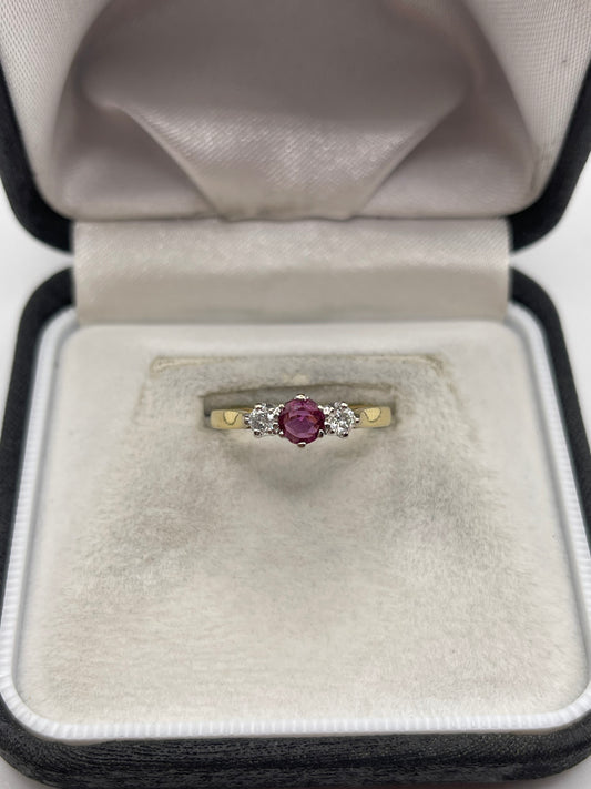 18ct gold ruby and diamond ring