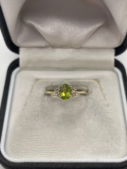9ct gold quartz and zircon ring
