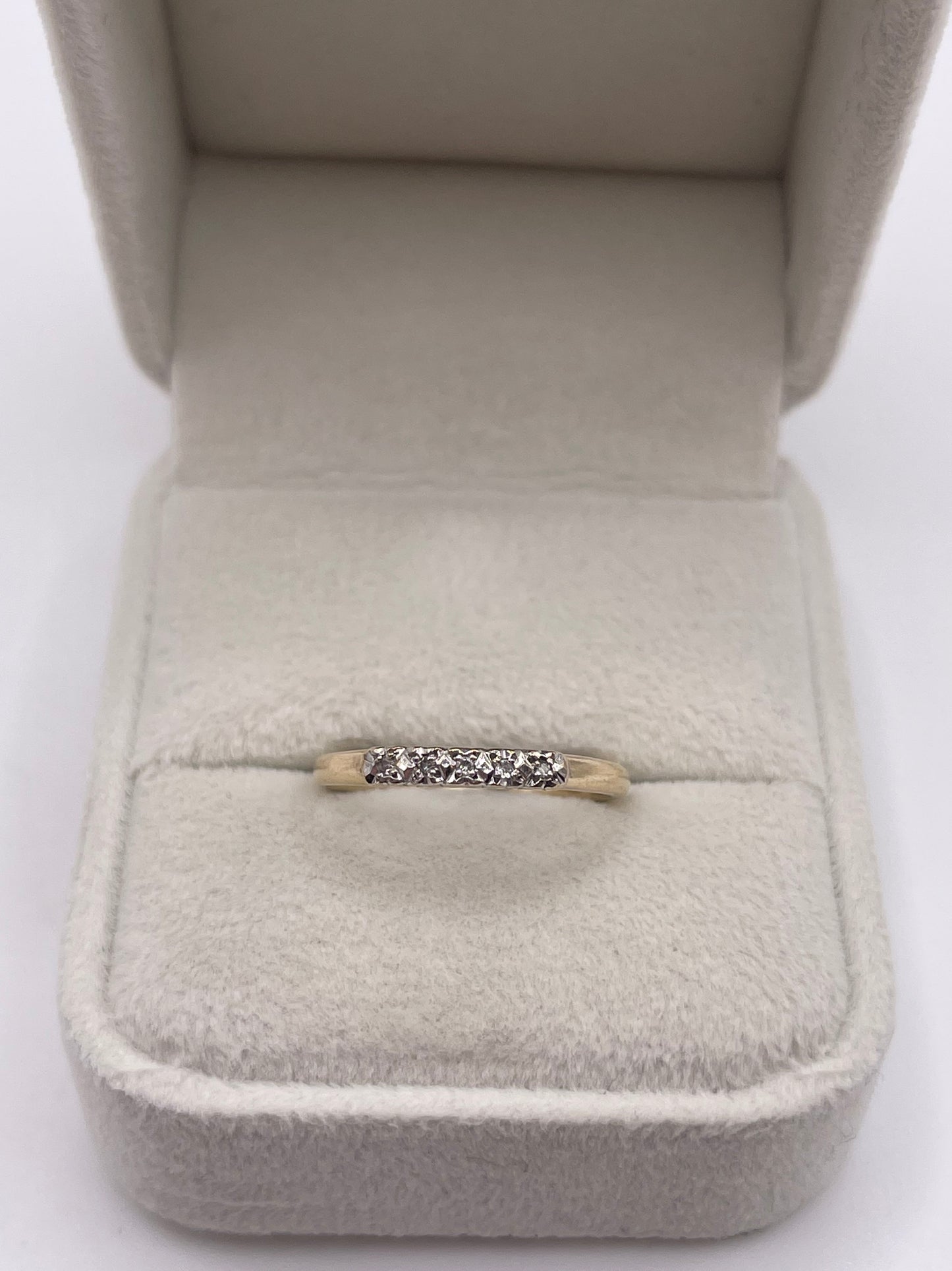 9ct gold diamond ring