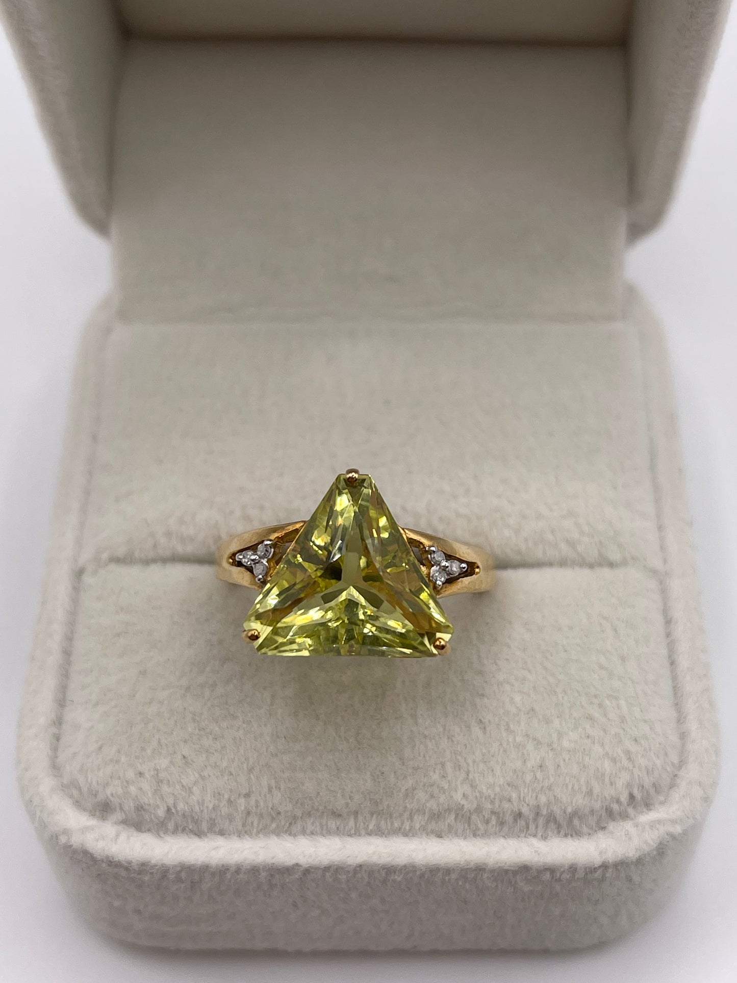 9ct gold lemon quartz and diamond ring