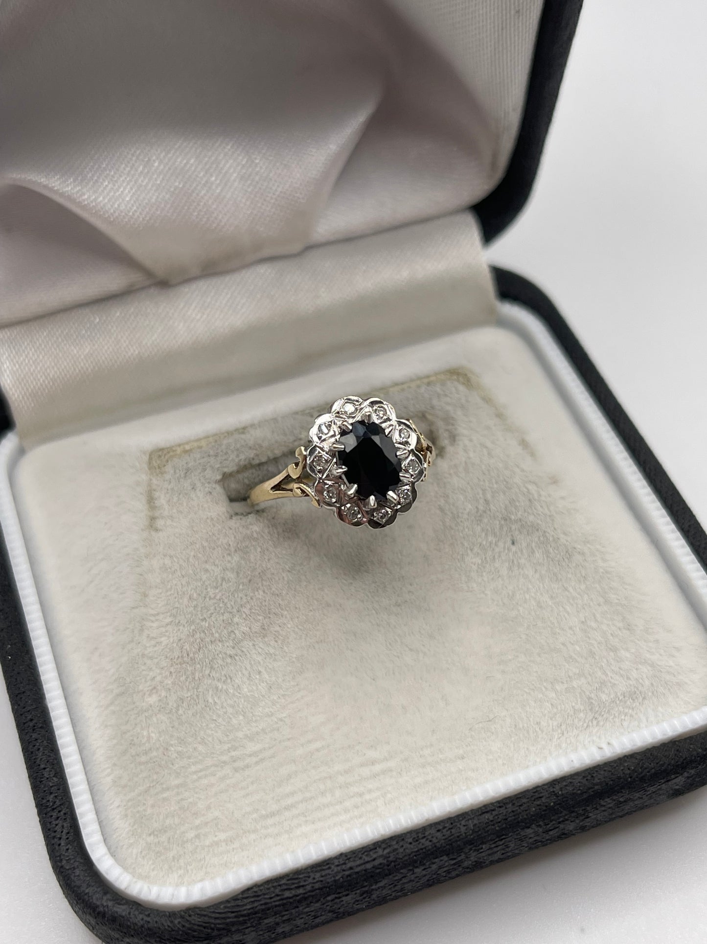 9ct gold sapphire and diamond ring