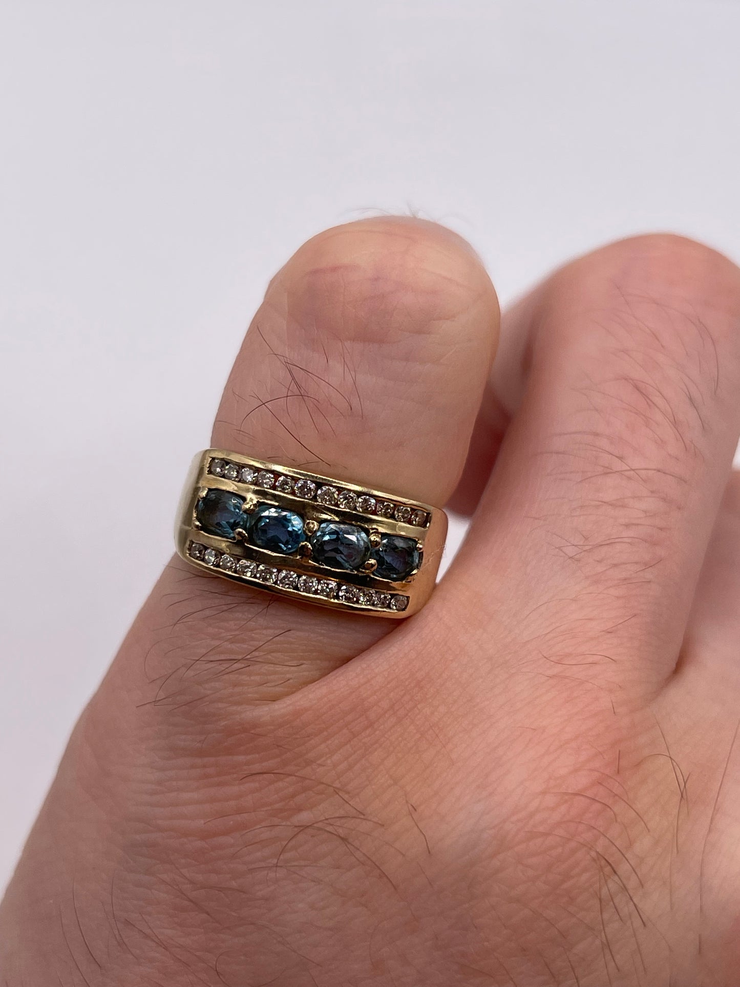 9ct gold topaz and diamond ring
