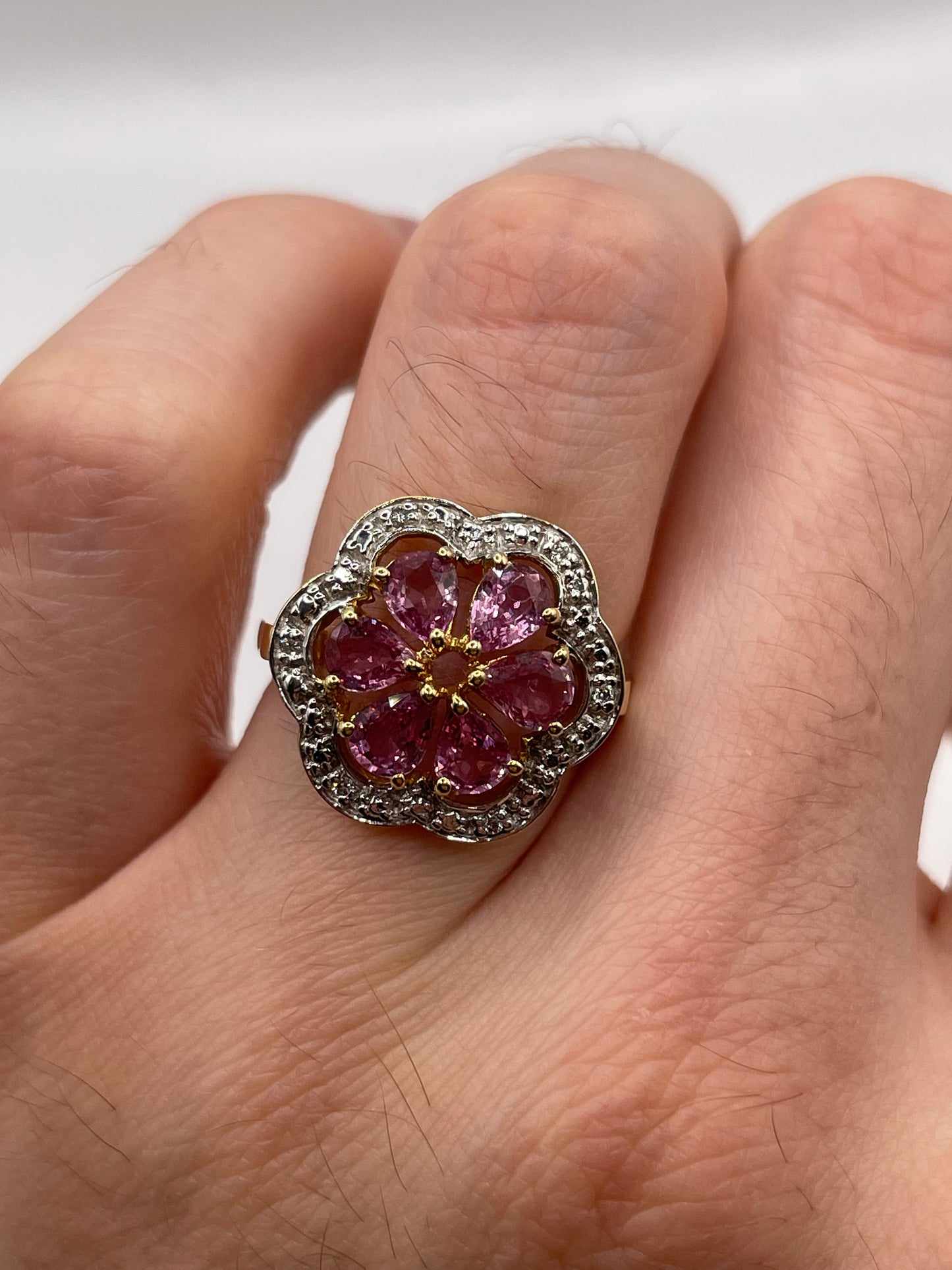 18ct gold pink sapphire and diamond ring