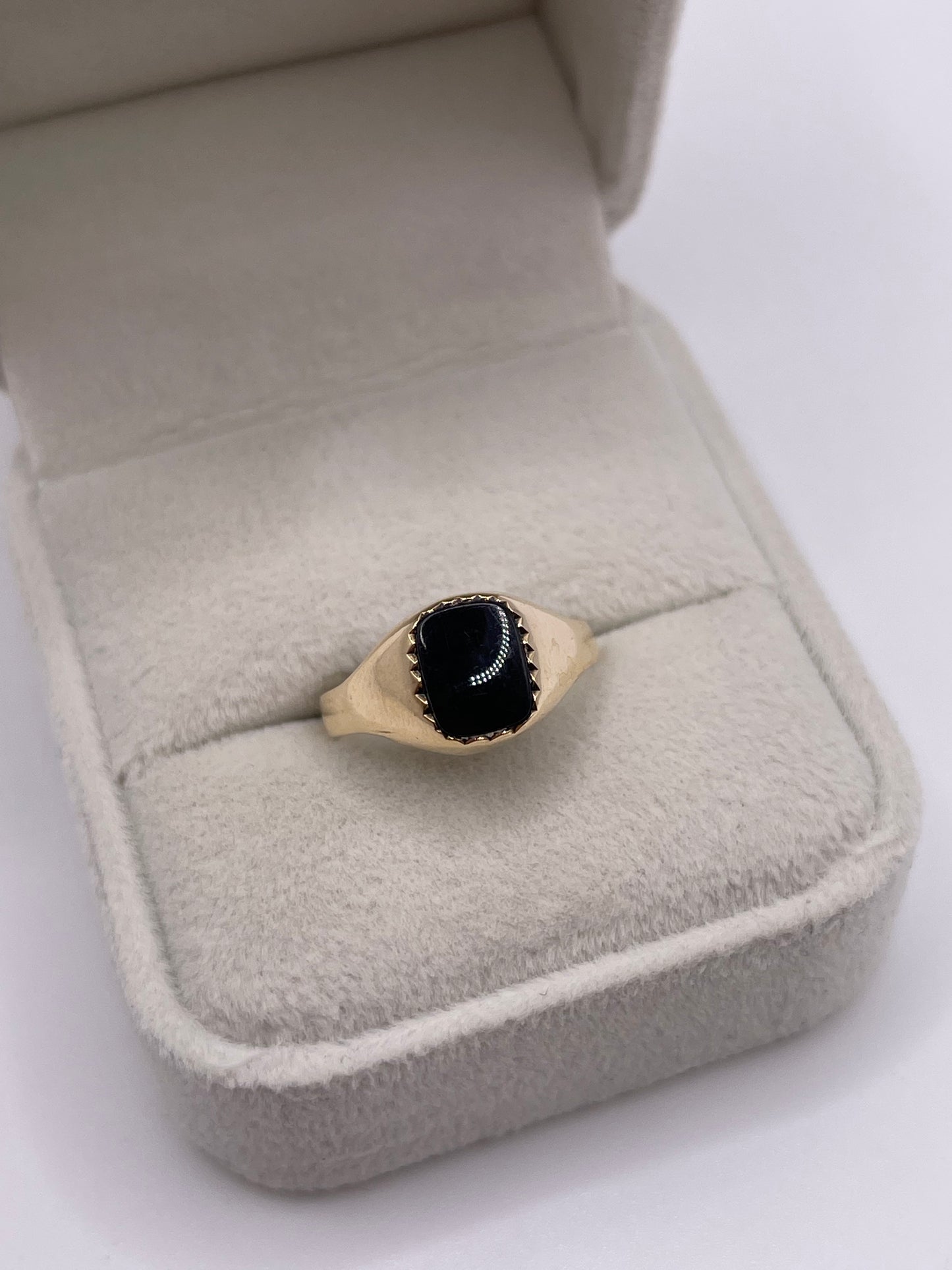 9ct gold onyx signet ring