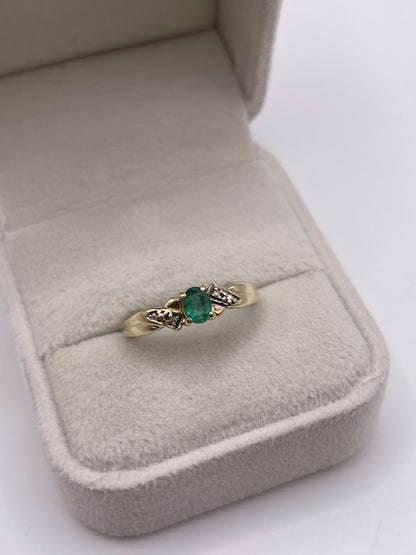 9ct gold emerald and diamond ring