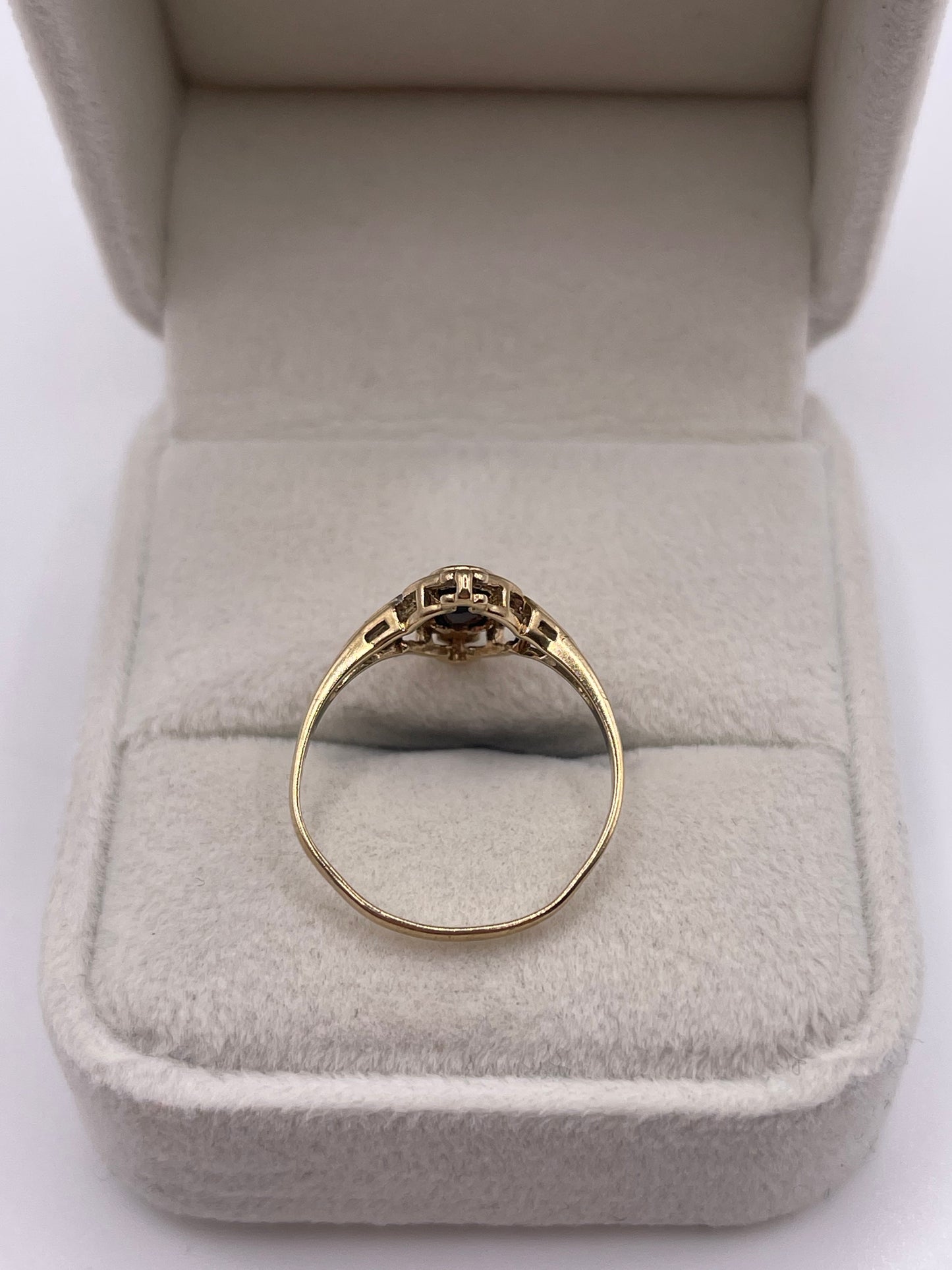 9ct gold onyx and diamond ring