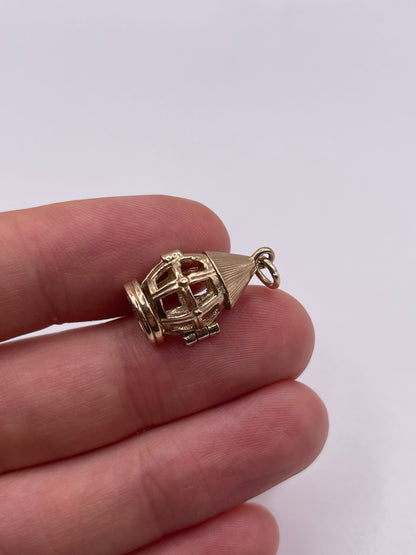 9ct gold lantern charm