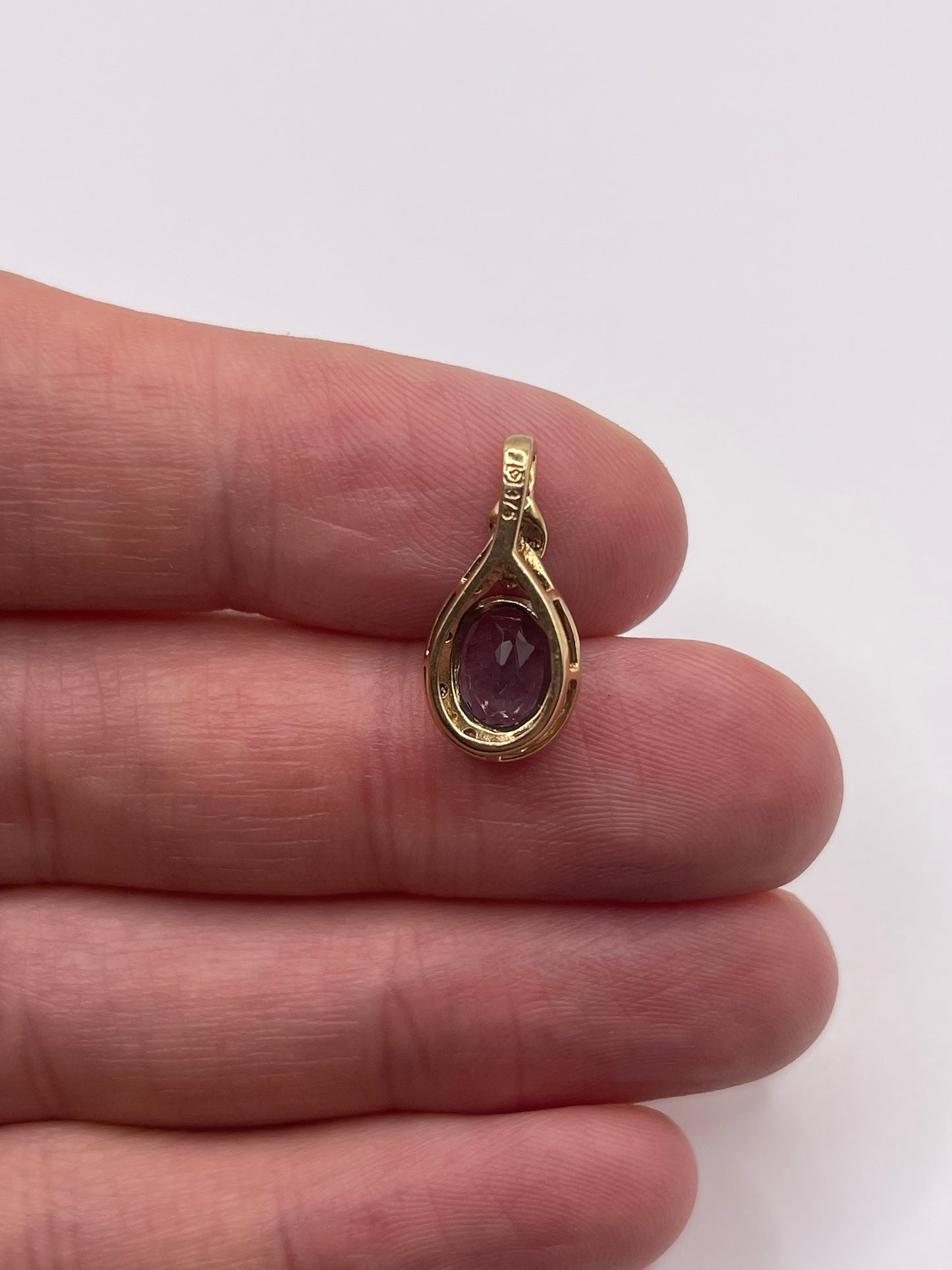9ct gold blueberry quartz and diamond pendant