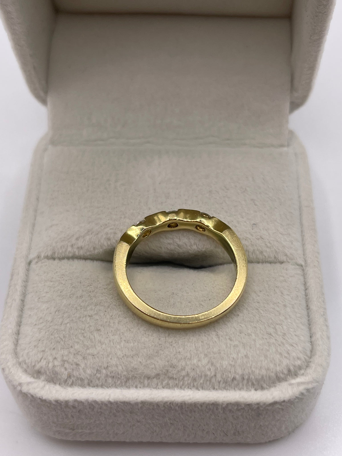 18ct gold diamond ring