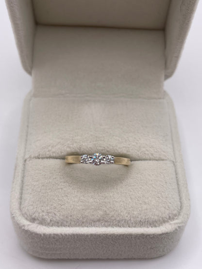 9ct gold diamond ring