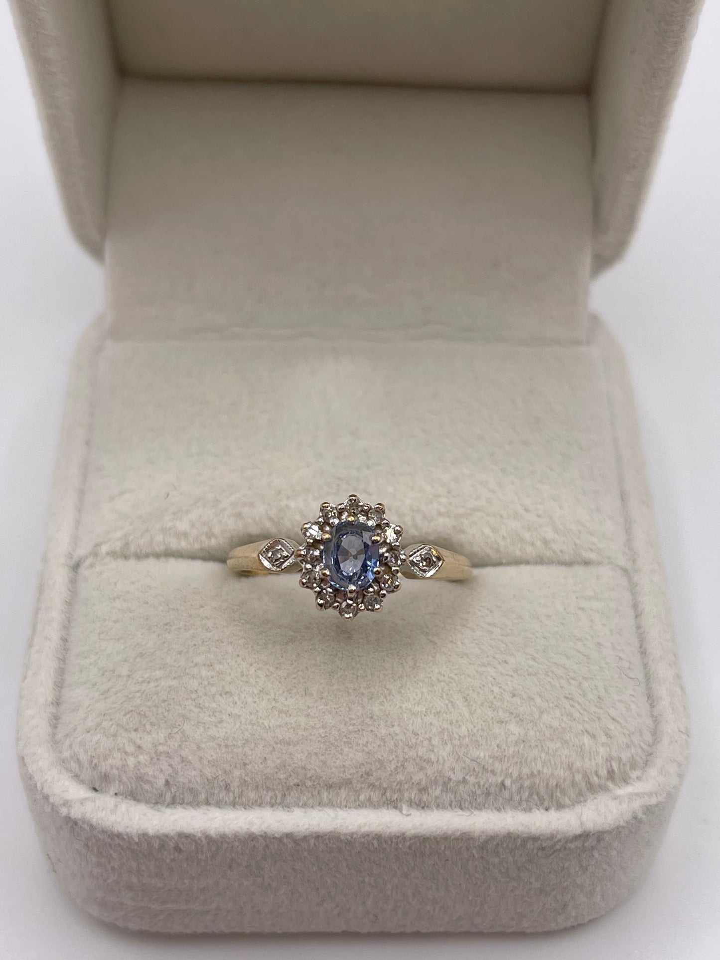 9ct gold sapphire and diamond ring