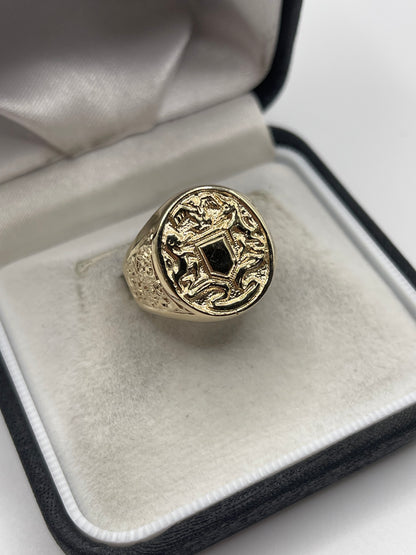 Heavy 9ct gold crest ring