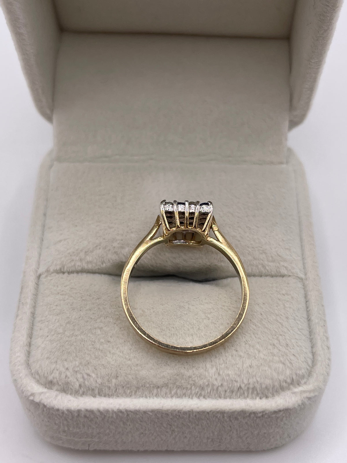 9ct gold sapphire and diamond ring