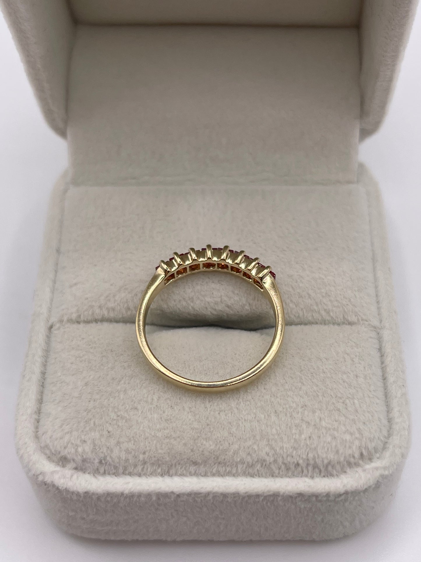 9ct gold quartz ring
