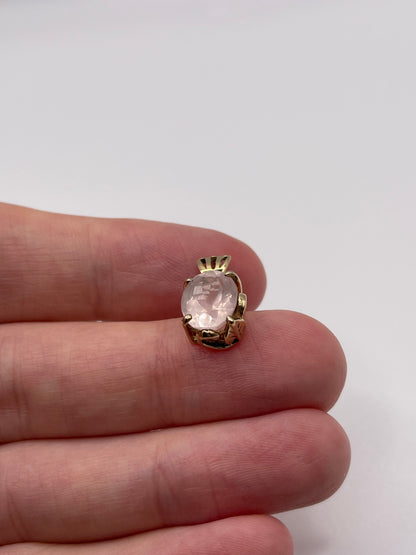 9ct gold quartz pendant
