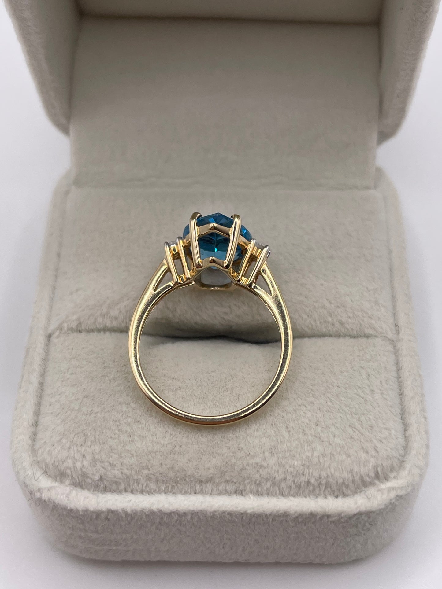 9ct gold topaz and zircon ring