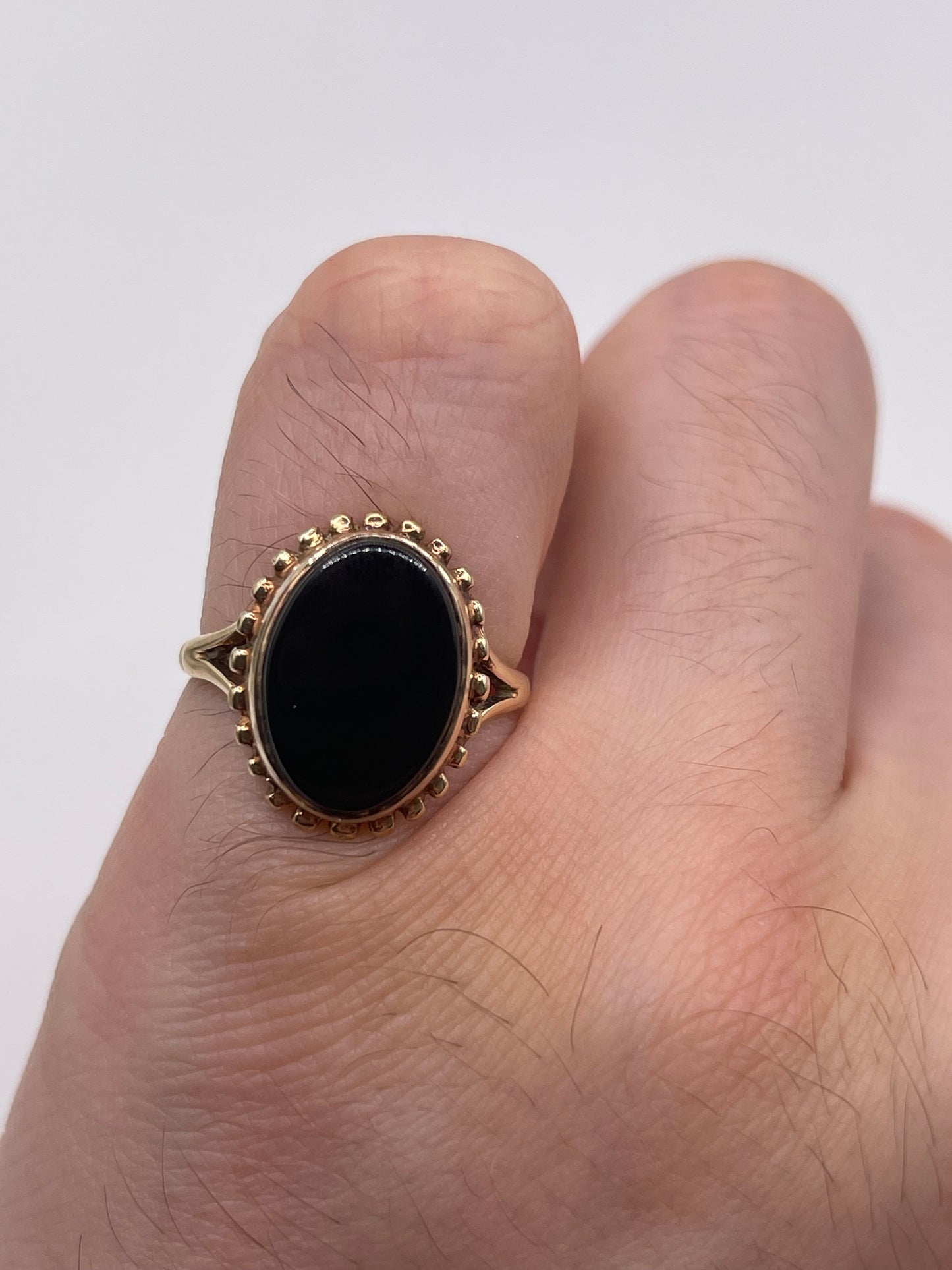 9ct gold onyx ring