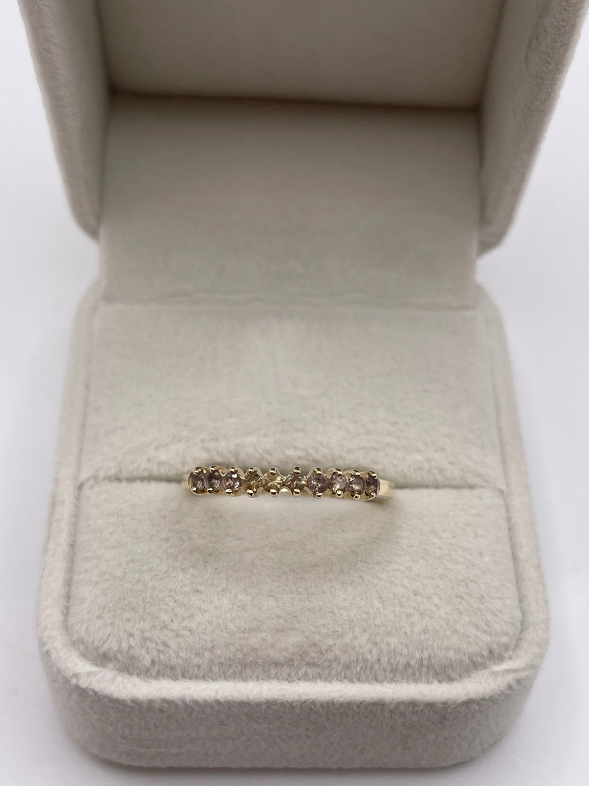 9ct gold quartz ring