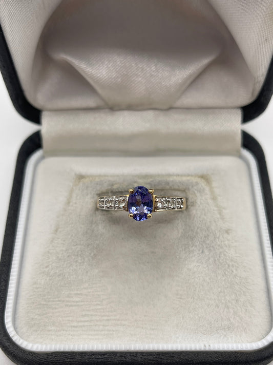 9ct gold tanzanite and zircon ring