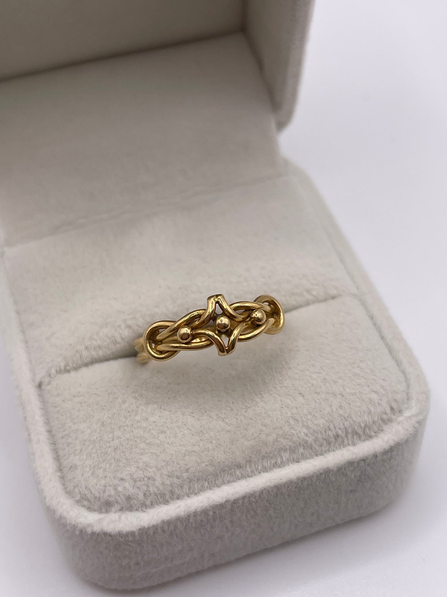 Antique 18ct gold knot ring