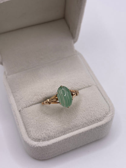 9ct gold agate ring