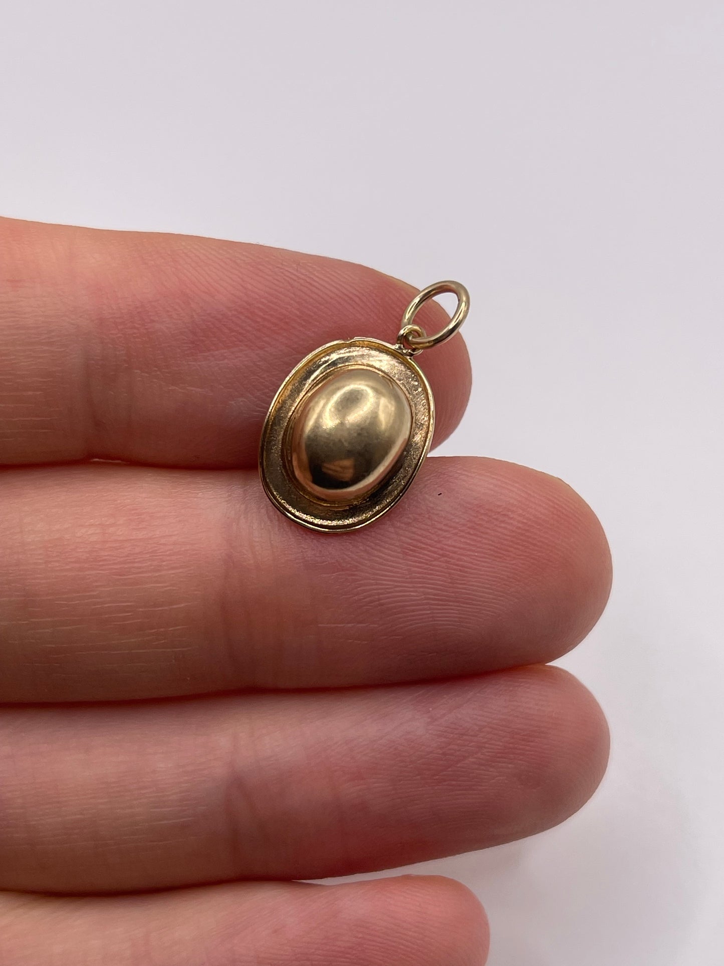 9ct gold hat charm